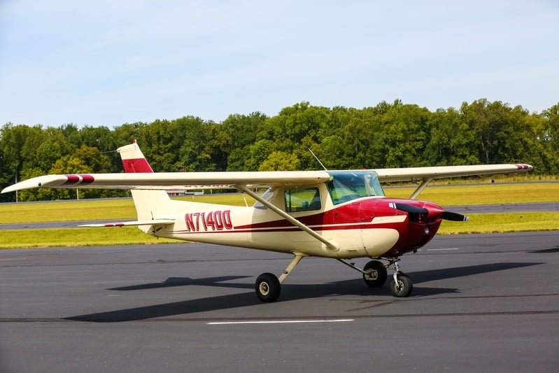 Cessna 150 N714DC on the taxiway at Upper Cumberland Regional Airport